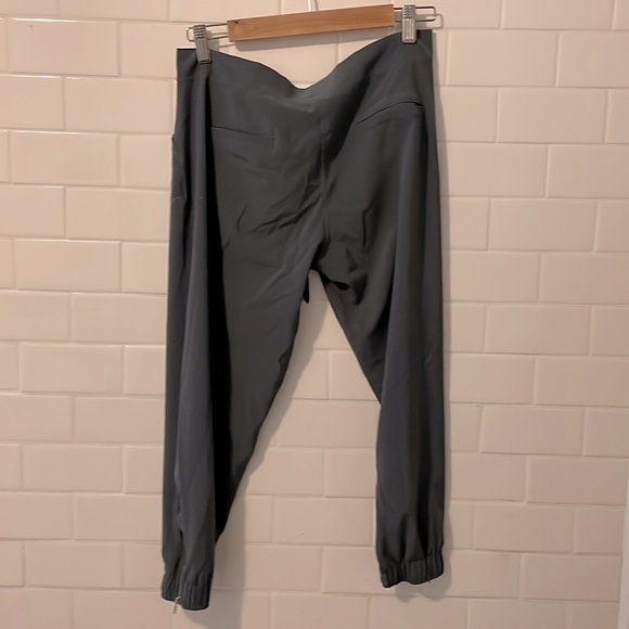 Albion Fit Cropped Joggers Jetsetter - Picture 7 of 7